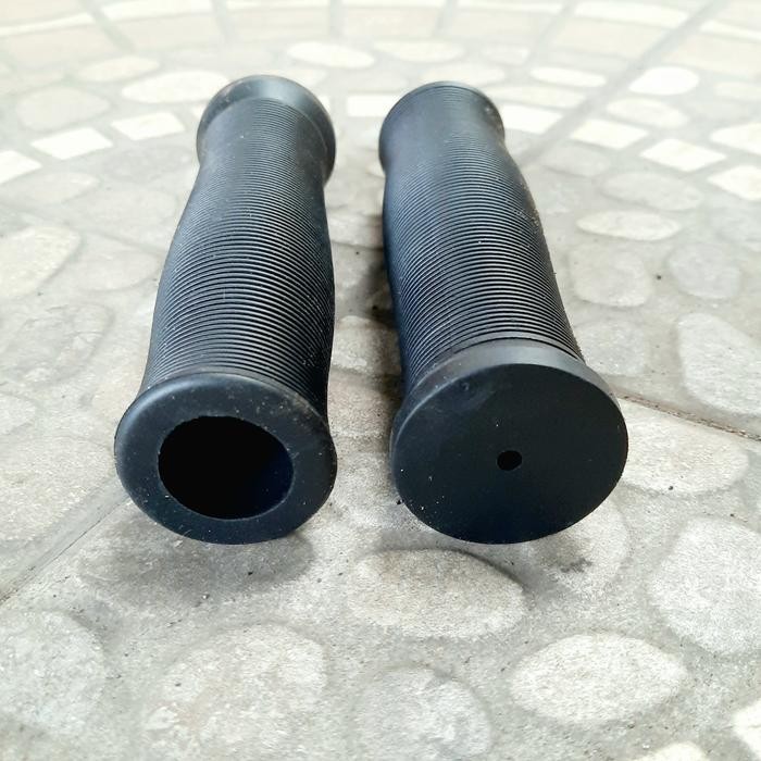 GRIP MTB BLACK 383 STRUMMER PRO sparepart sepeda termurah