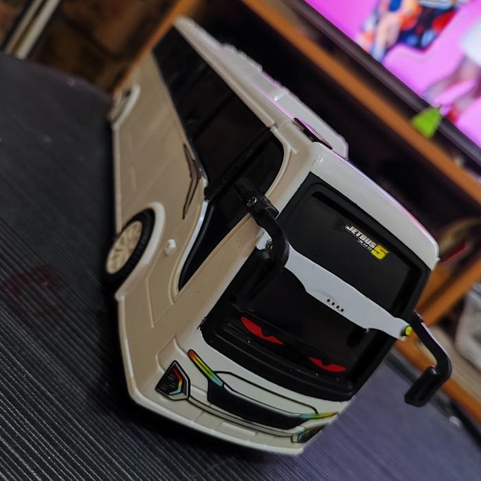 Mainan bus plastik basuri merk RKC