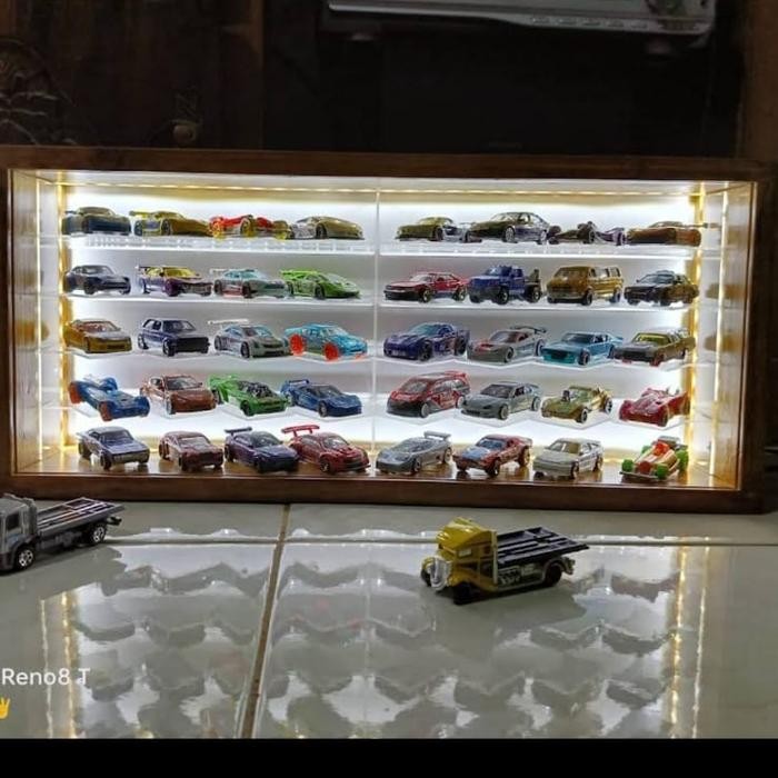 Rak Hotwheels Battle 50slot LED keliling free adaptor