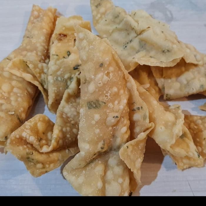 

Sedia kripik bawang melli 2kg
