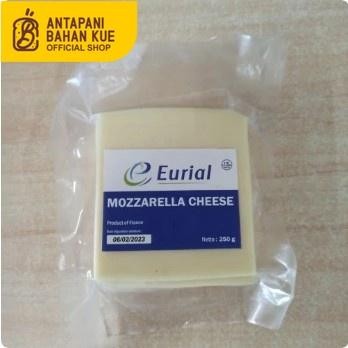 

(Expert) Keju Mozzarella Eurial 1kg