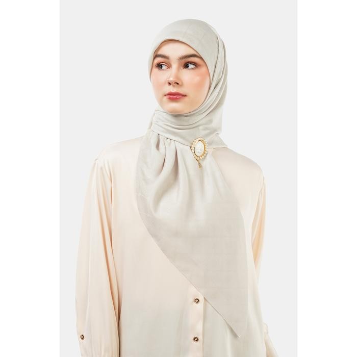 Nada Puspita - Basic Monogram Scarf