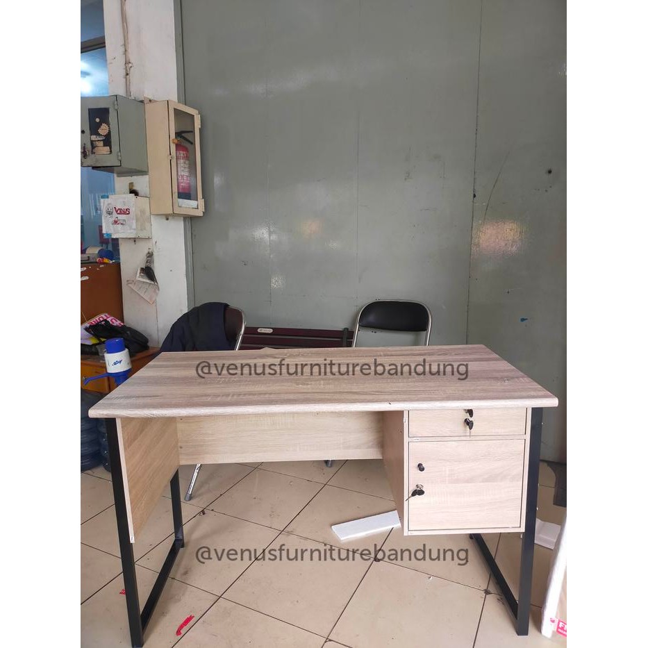 Meja Tulis Kerja Belajar Simple Sederhana Kaki Besi Mts 0153 Bandung
