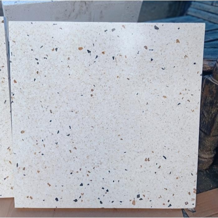 Lantai Teraso Motif masih ready