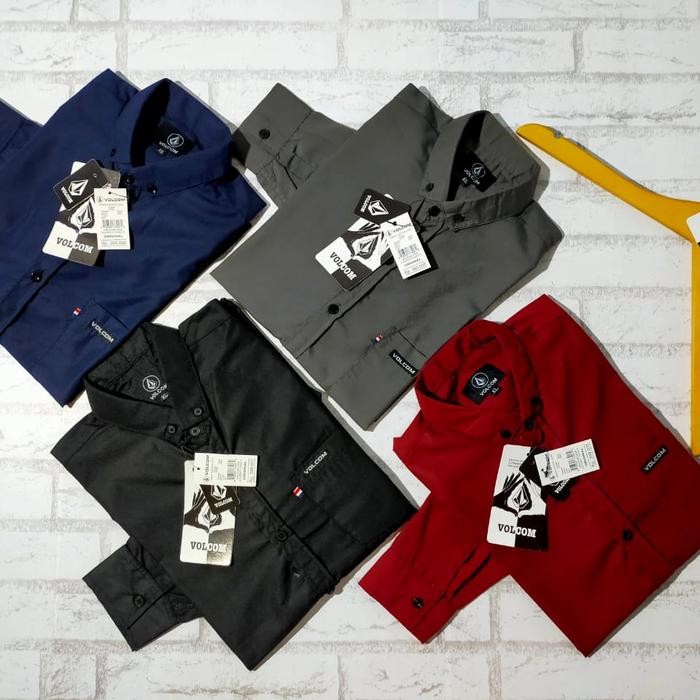 Kemeja Polos Lengan Panjang Pria Volcom