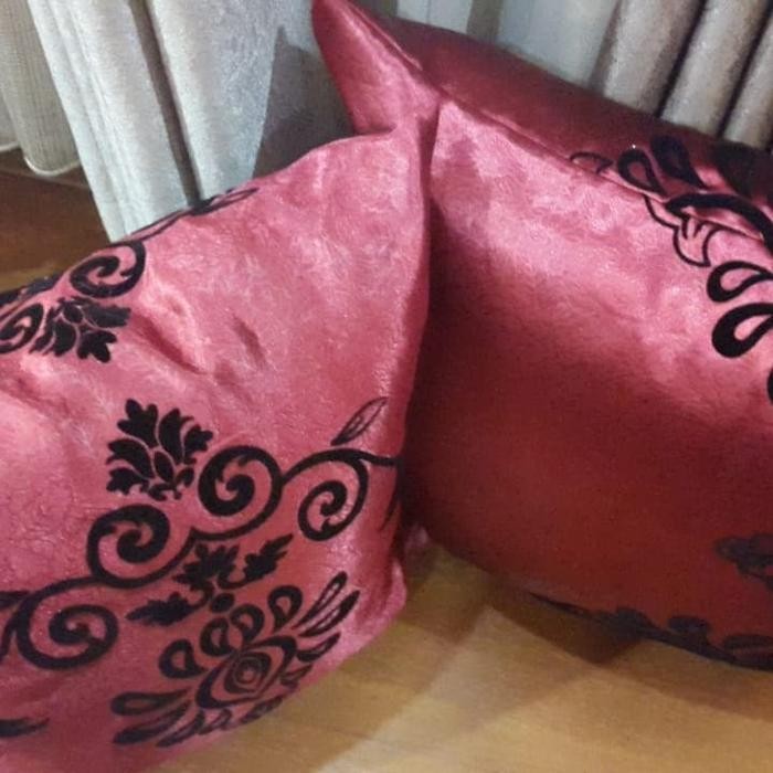 Sale Sarung Bantal Sofa Mewah Merah Maroko Tekstur Beludru Velvet Kode 828
