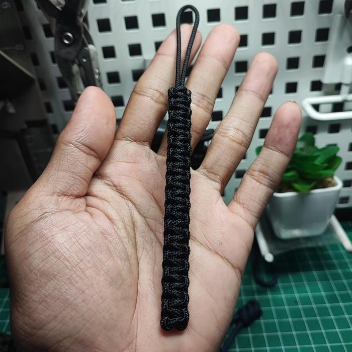 Tactical Zipper Pulls / Puller Tarikan Resleting - Blade Lanyard Victorinox - Custom Paracord - EDC