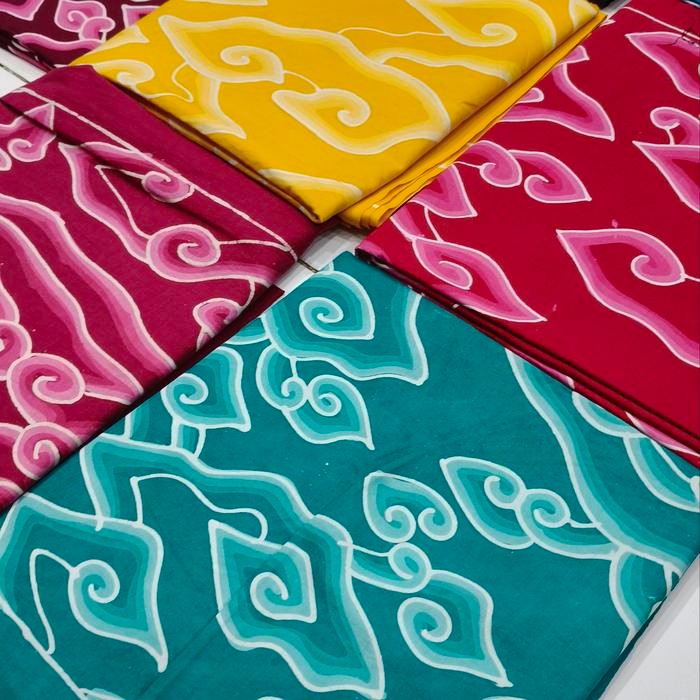 kain mega mendung batik tulis