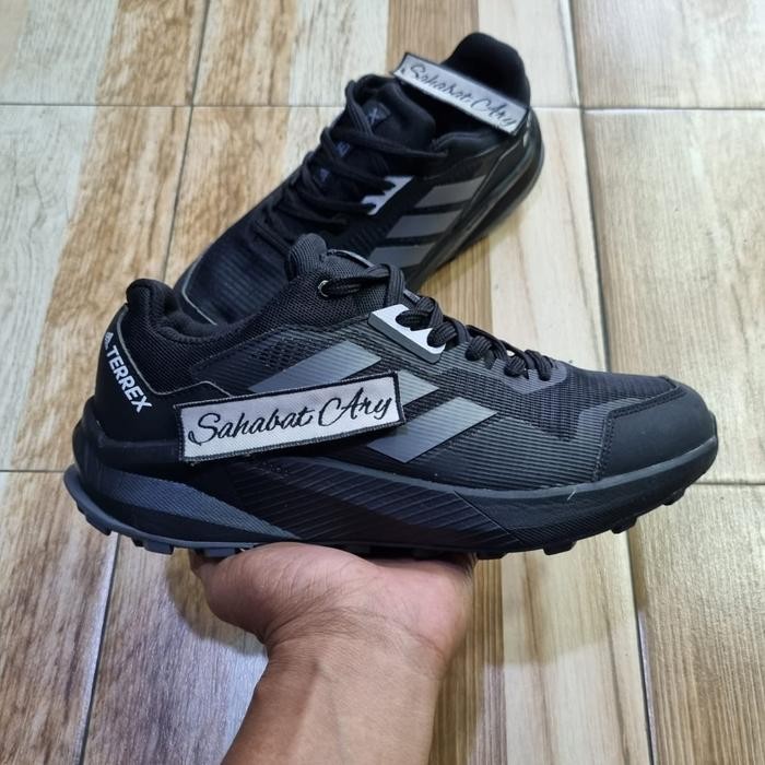 Sepatu Terrex Soulstride Trail Black White