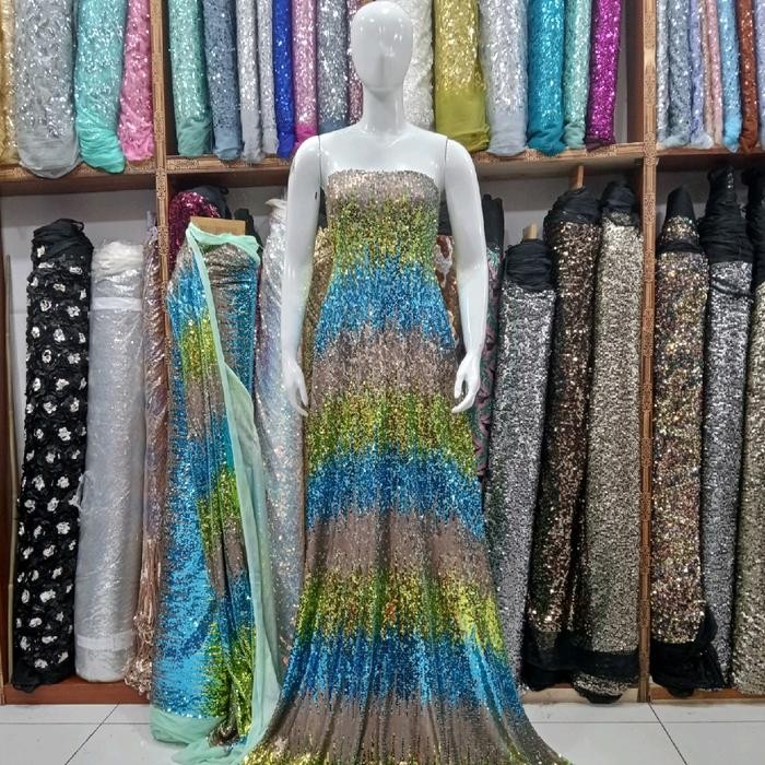 

KAIN BAHAN TILE PAYET SQUIN GRADASI PELANGI SQUIN PAYET GRADASI TERBARU