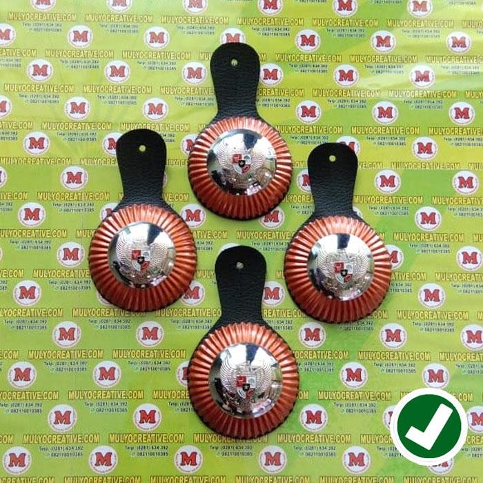 

Tanda Jabatan Kades Lurah Warna Oranye Uk Diameter Antara 5.3 - 5.5 Cm PREMIUM