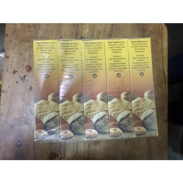 

Fermipan Isi 10 Bungkus ( 4X11G ) / Fermipan Ragi Instan Instant Yeast / Fermipan 4X11G Pax