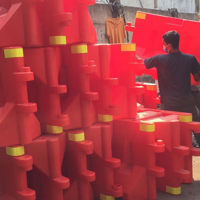 

ROAD BARRIER pembatas jalan merk VIVA