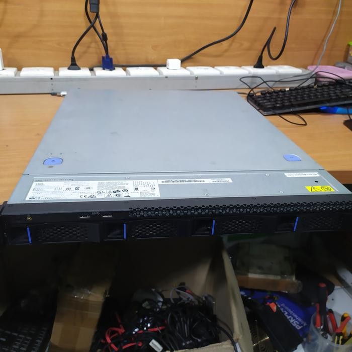 Server IBM X3250 M5 Intel Xeon 4Core 4Thread