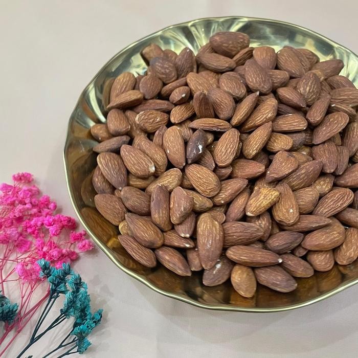 

KACANG ALMOND PANGGANG KUPAS 1KG