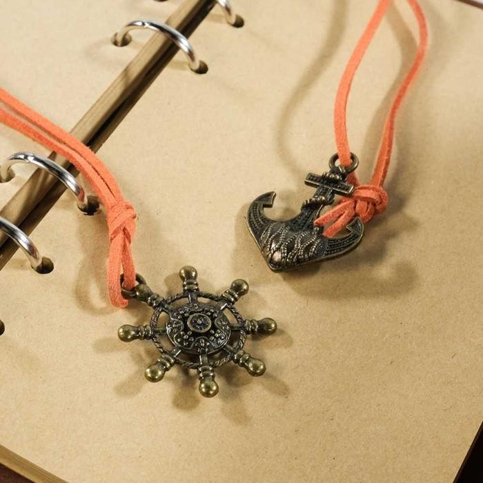 

BUKU CATATAN BINDER KULIT RETRO COMPASS KERTAS A5 - ZB045 KODE 1440