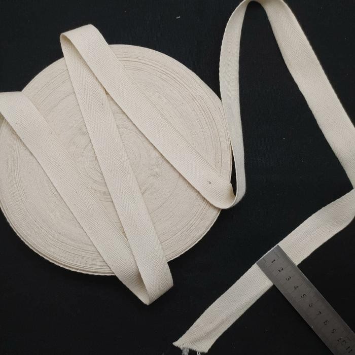 

BISBAN KATUN/TWILL TAPE COTTON 2,5CM CREAM BW (ROLL 50YARDS) KODE 992