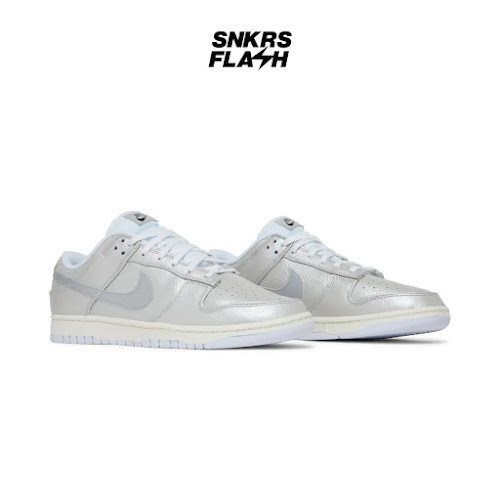 NIKE DUNK LOW SE METALLIC SILVER Sepatu Sneakers Unisex - DX3197095 - Size 42.5