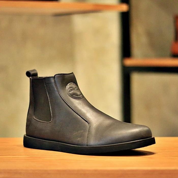 Sepatu Boots Slip On Pria Bradley Elagos Kulit Original