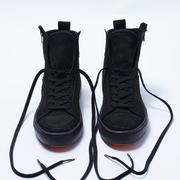Sepatu Sneakers Kulit Pria Exodos57 Samsara Full Black
