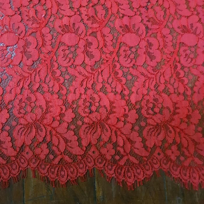 Kain brokat/bahan brokat Perancisori katun warna merah bunga rapat uk. 250X115 cm.