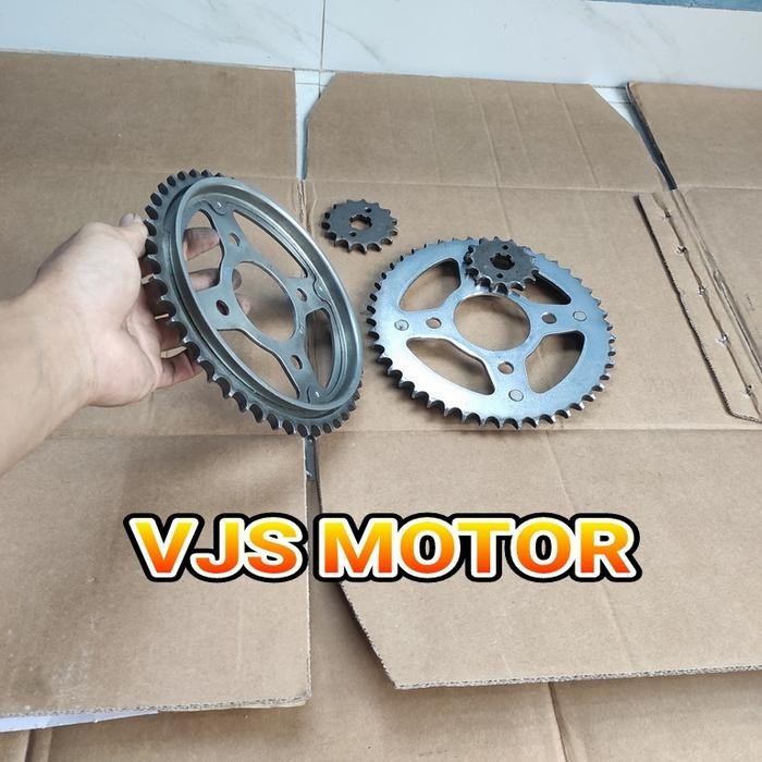 Gir Gear Gigi Putaran Roda Motor All New Honda Cbr 150R Led Lubang 4 Bekas