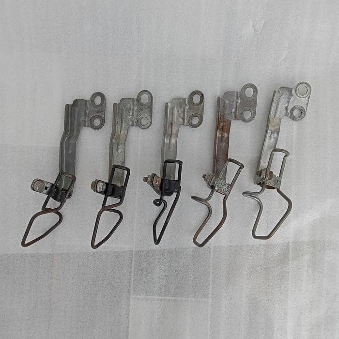 Plat Bracket Dudukan Pegangan Selang Rem Mio Smile Mio Sporty Bekas