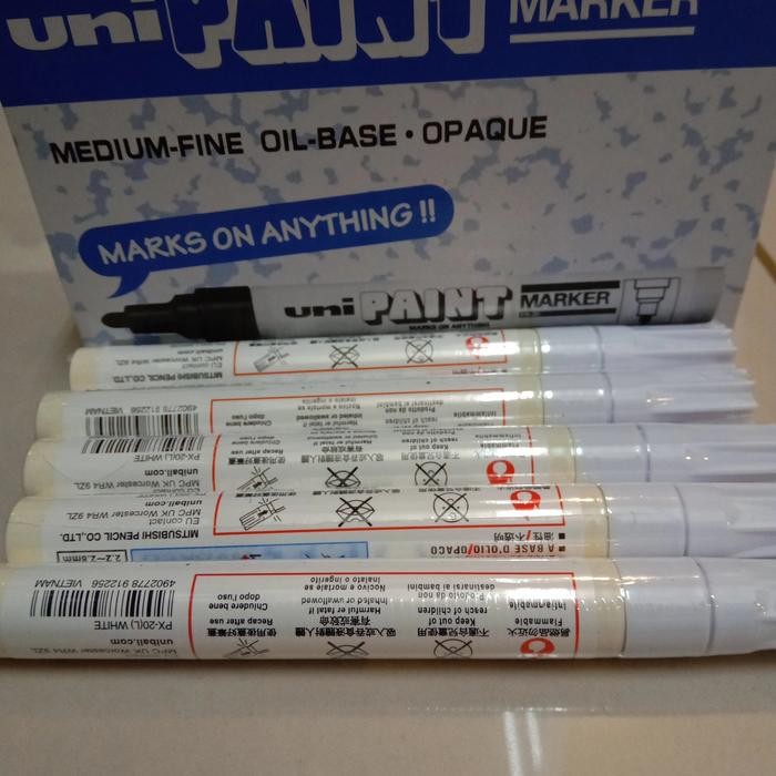

I77W Paint Maker Uni Paint Px 20 White