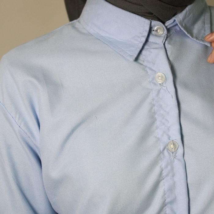 Kemeja Polos Wanita Warna Biru Muda Atasan Basic Wanita Premium Fit Kain Katun Kerah