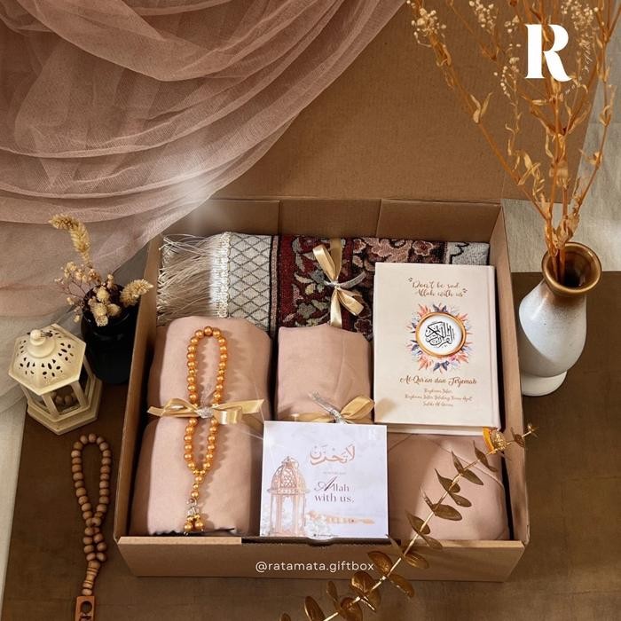 

Hampers Mukena Set Seserahan Alat Sholat Hadiah Pernikahan Kado Istri Kado Cewek Hampers Wisuda