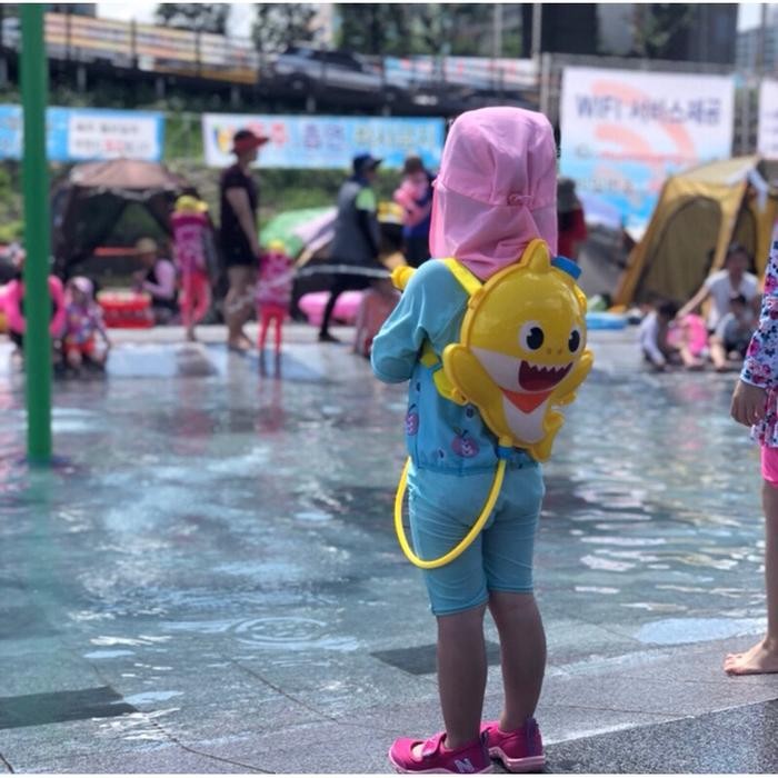 Pinkfong Baby Shark Backpack Water Toy / Mainan Air