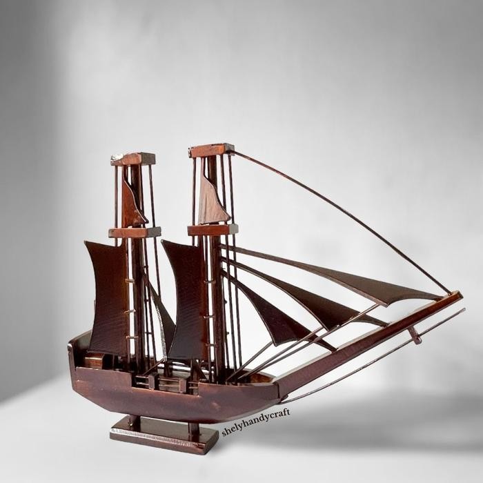 

Miniatur Kapal Pinisi Dewaruci Kayu / Pajangan Ruangan Minimalis