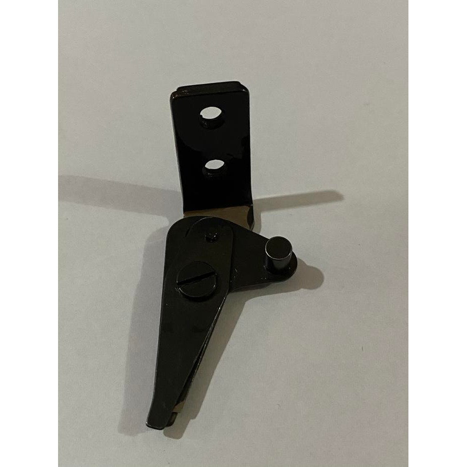 GUNTING ATAS LOBANG KANCING JUKI 781