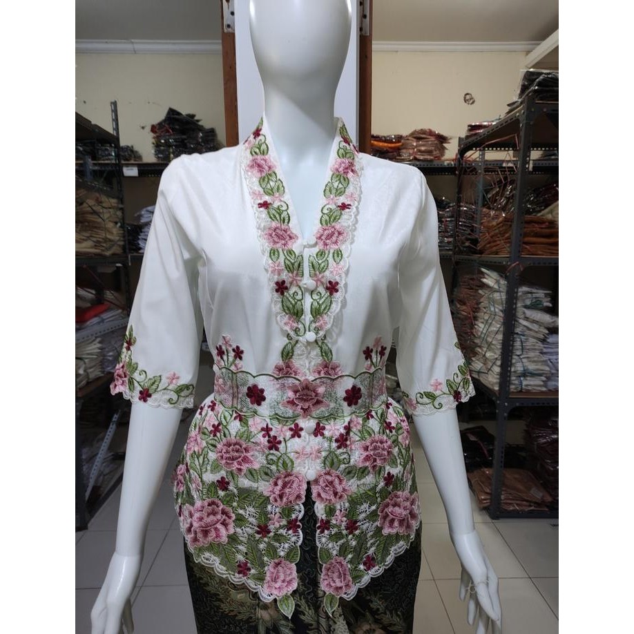Atasan Kebaya Putih Bordir Bunga Cantik Lengan Pendek Elegan Mewah
