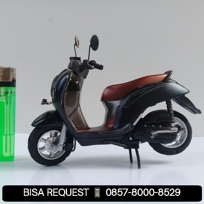 Miniatur motor HONDA Scoopy 2018