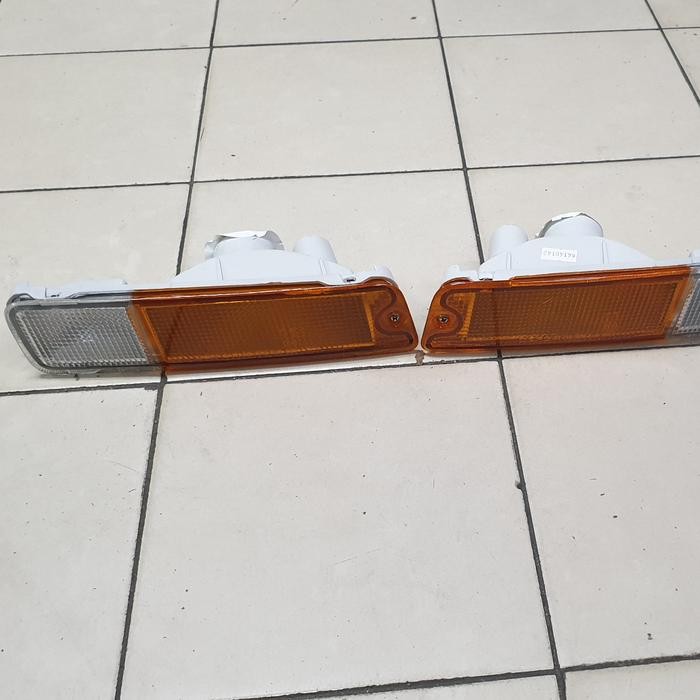 Lampu Sen Bemper Mitsubishi Strada L200