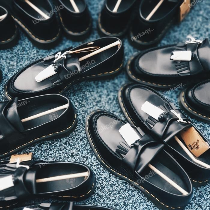 GENT.RIX- Sepatu Dr. Martens Adrian Tassel Yellow Stitch