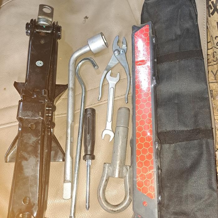 Promo Dongkrak Mobil Agya Calya Sigra Ayla Grandmax Citycar Original Fullset Ready