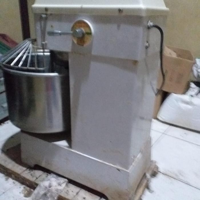 BIG SALE Mixer roti type spiral ( second / bekas ) kapasitas 7 kg tepung kering
