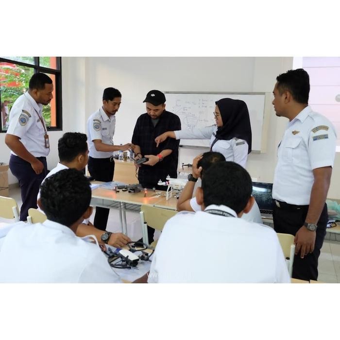 KURSUS DRONE DJI PHANTOM 4 PRO