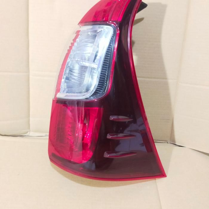 lampu stoplamp avanza type veloz original 2015-2018