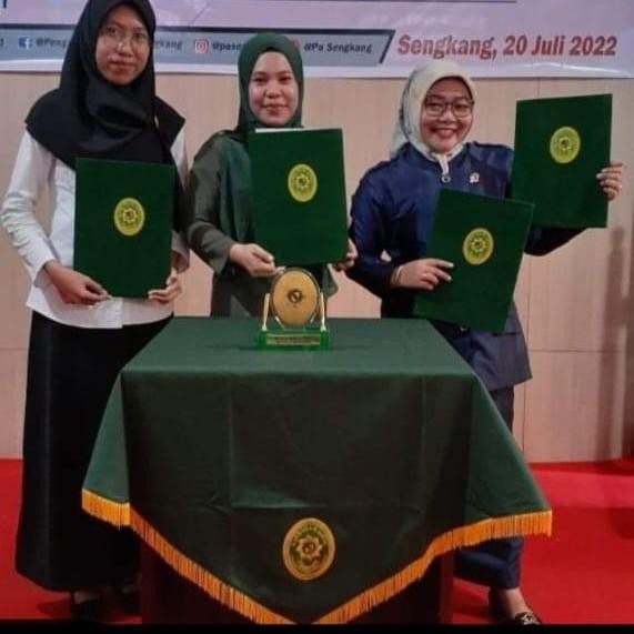 

Tempat pulpen pelantikan