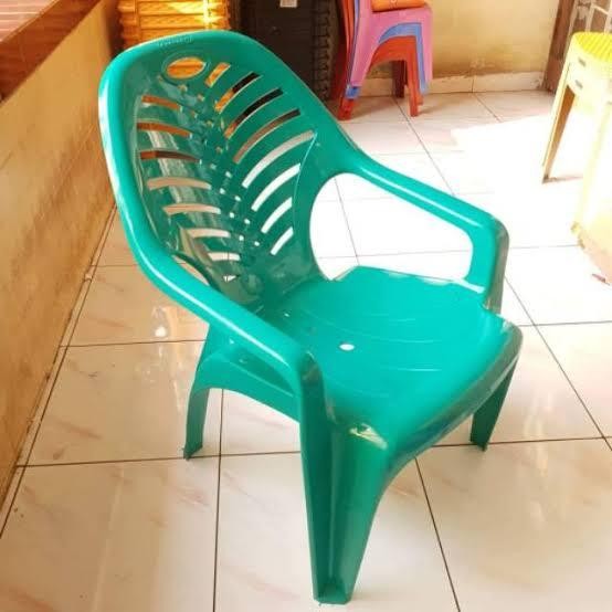 KURSI SANTAI PLASTIK KURSI SENDER NAPOLLY 909