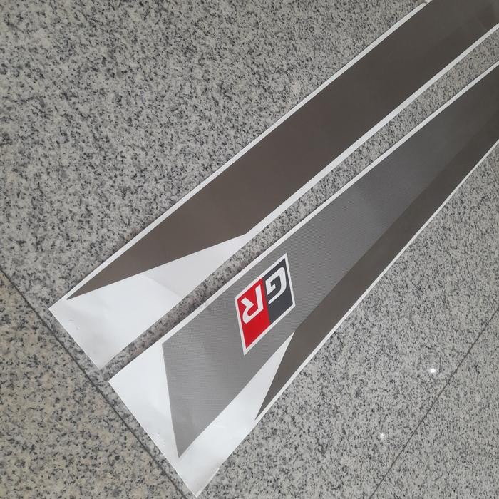 STIKER BODY SAMPING MOBIL TOYOTA FORTUNER 2022 GR SPORT