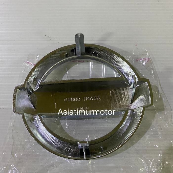 EMBLEM LOGO GRILL GRILLE DEPAN NISSAN JUKE