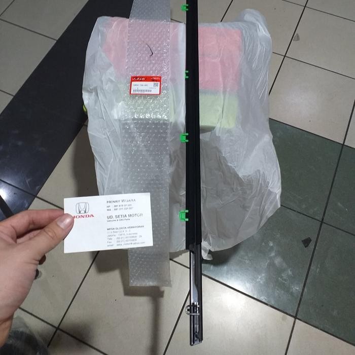 List Pelipit Chrome Kaca Pintu Depan Honda Crv Rm 2013-2017 Original