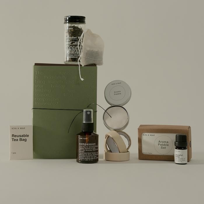 

Naqiya - Eid Hampers - Linen Mist, Tea, Aroma Pebble