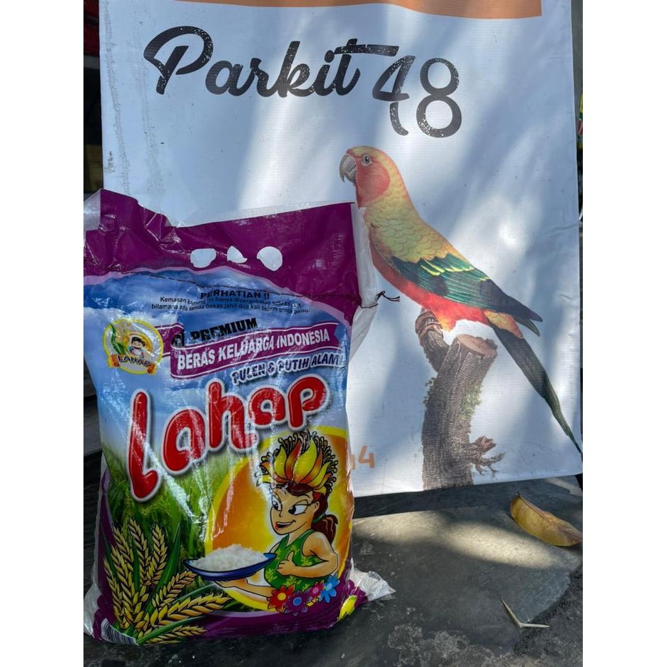 

FREShBgt- BERAS PREMIUM LAHAP WANITA 5KG