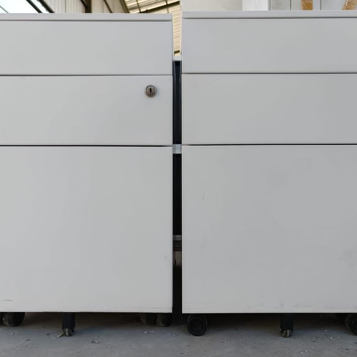 Nakas/drawer full besi 3 laci *