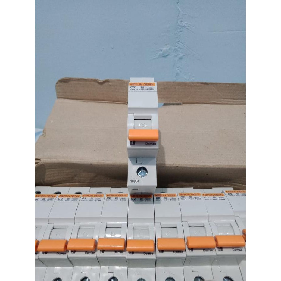 MCB MERLIN GERIN DOMAE 1P 2A SNI 4.5KA ORIGINAL